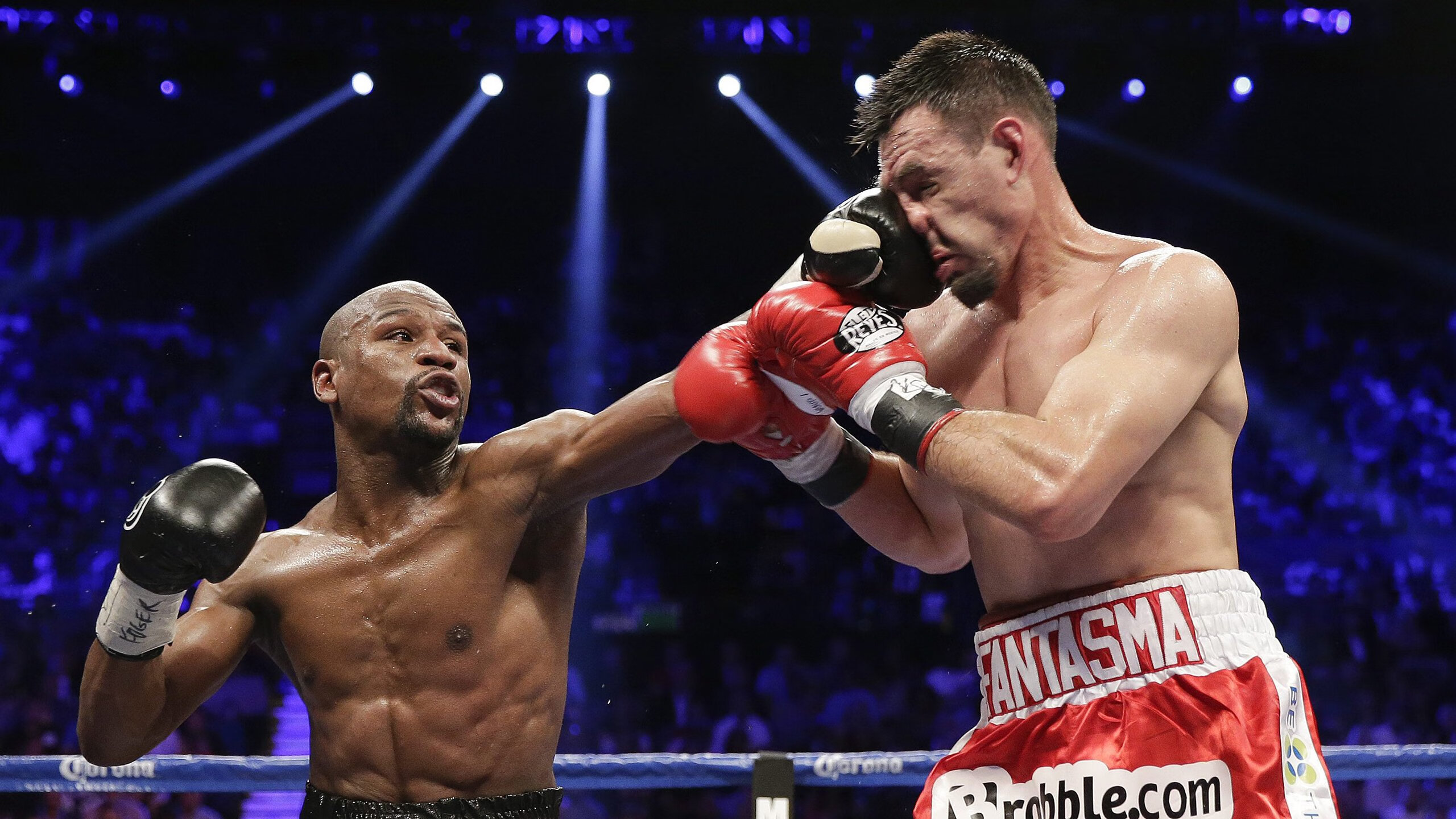 跨国举办的电竞盛会激发全球粉丝热情，国外电竞比赛