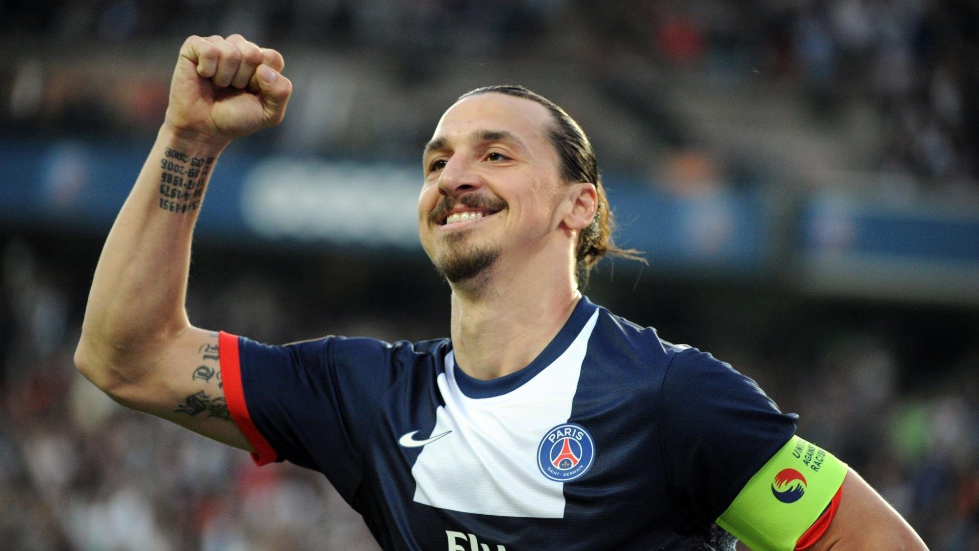 足球外交：比赛如何促进国家间友谊？，足球如何互相协作